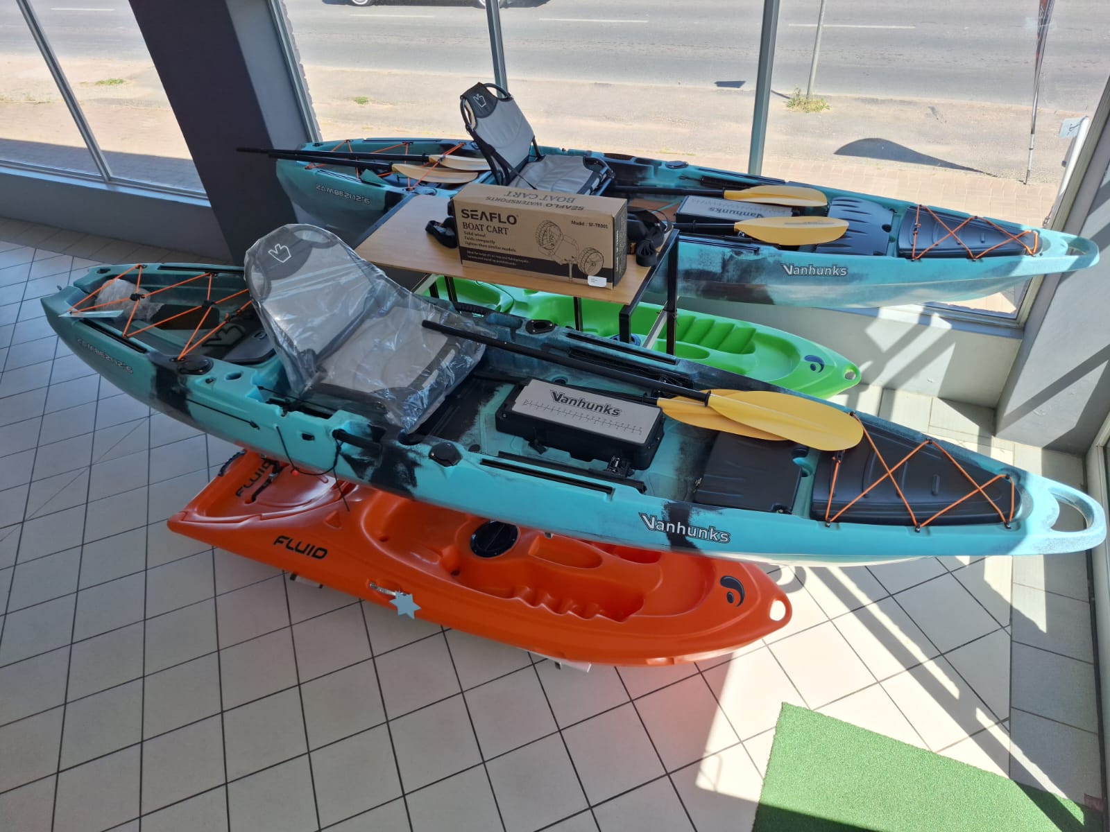 KAYAKS - Image 6