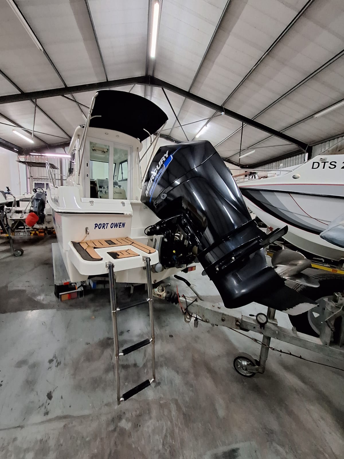 23FT OCEANIA ON TRAILER WITH 200HP MERCURY SEAPRO 4 STROKE - Image 3
