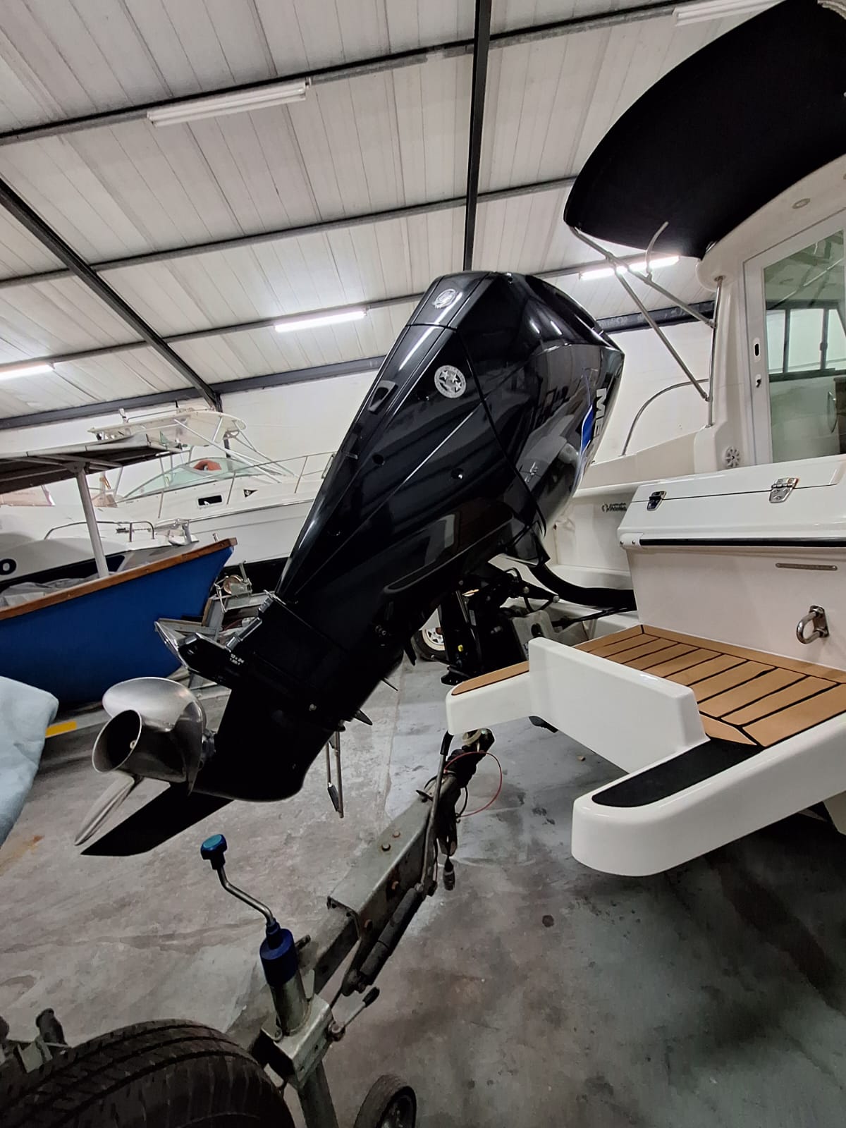23FT OCEANIA ON TRAILER WITH 200HP MERCURY SEAPRO 4 STROKE - Image 4