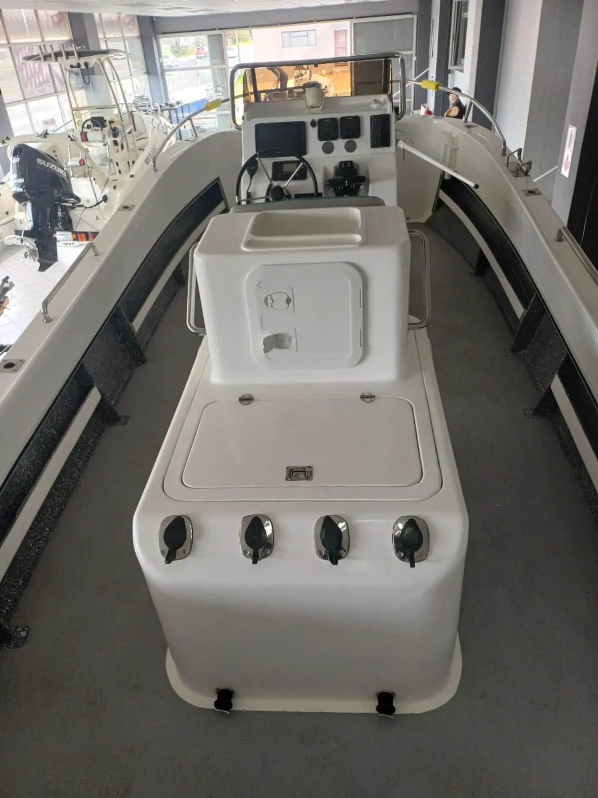 670 Carry Cat 2 x DF140 Suzuki - Image 8