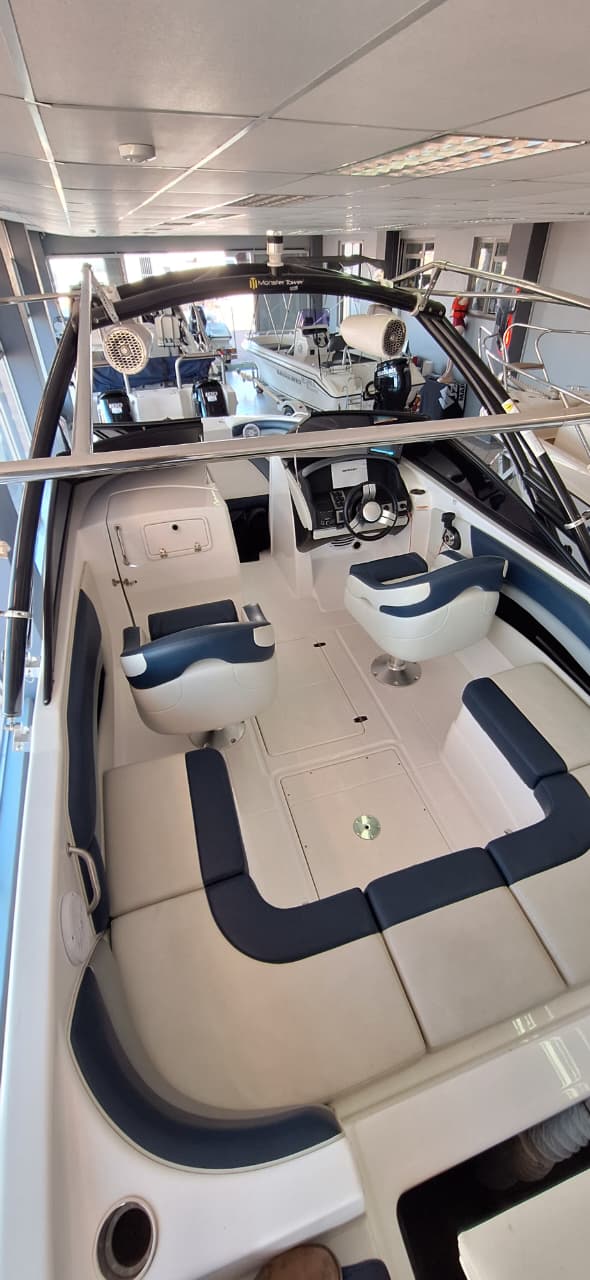720 ODYSSEY ON TRAILER WITH 6.2L MERCRUISER 350HP - Image 6