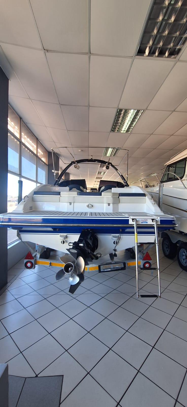 720 ODYSSEY ON TRAILER WITH 6.2L MERCRUISER 350HP - Image 11